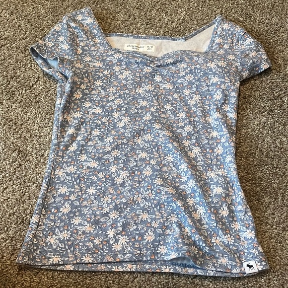 abercrombie kids Other - abercrombie girls tee size medium